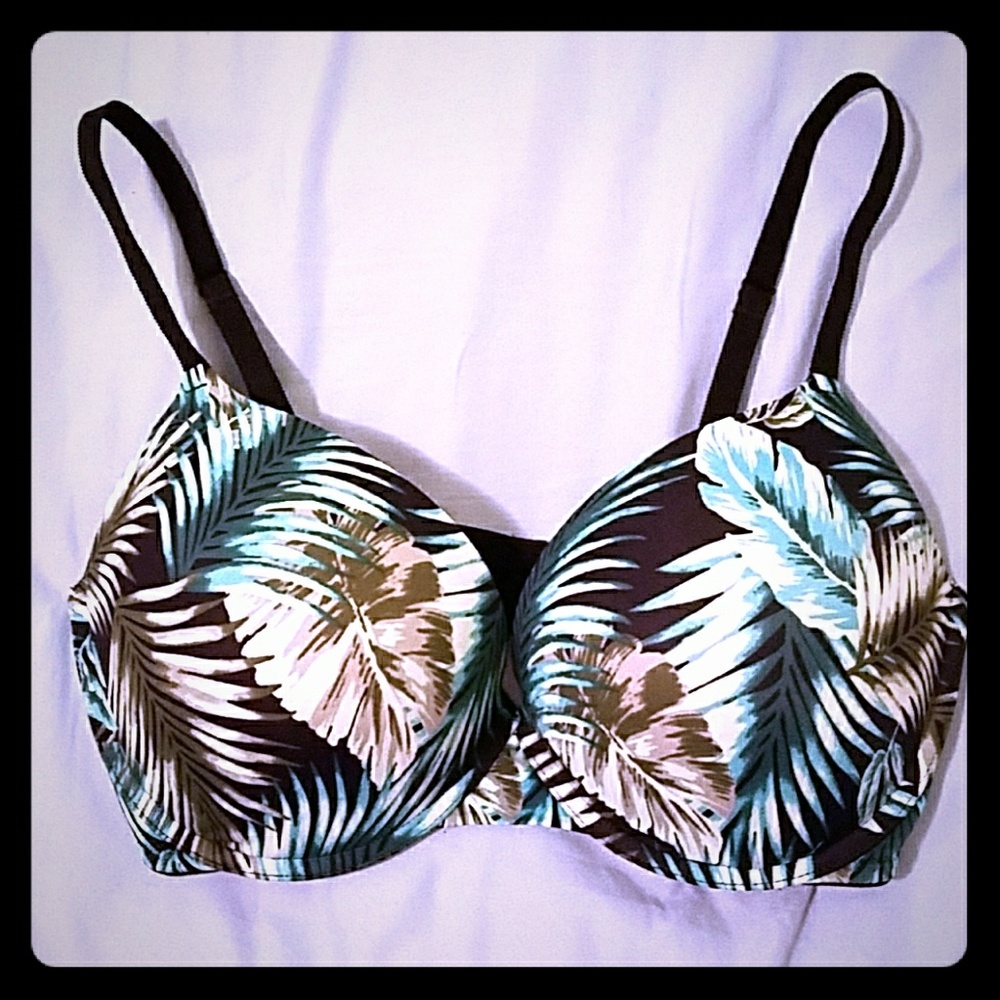 PINK VS pushup bra